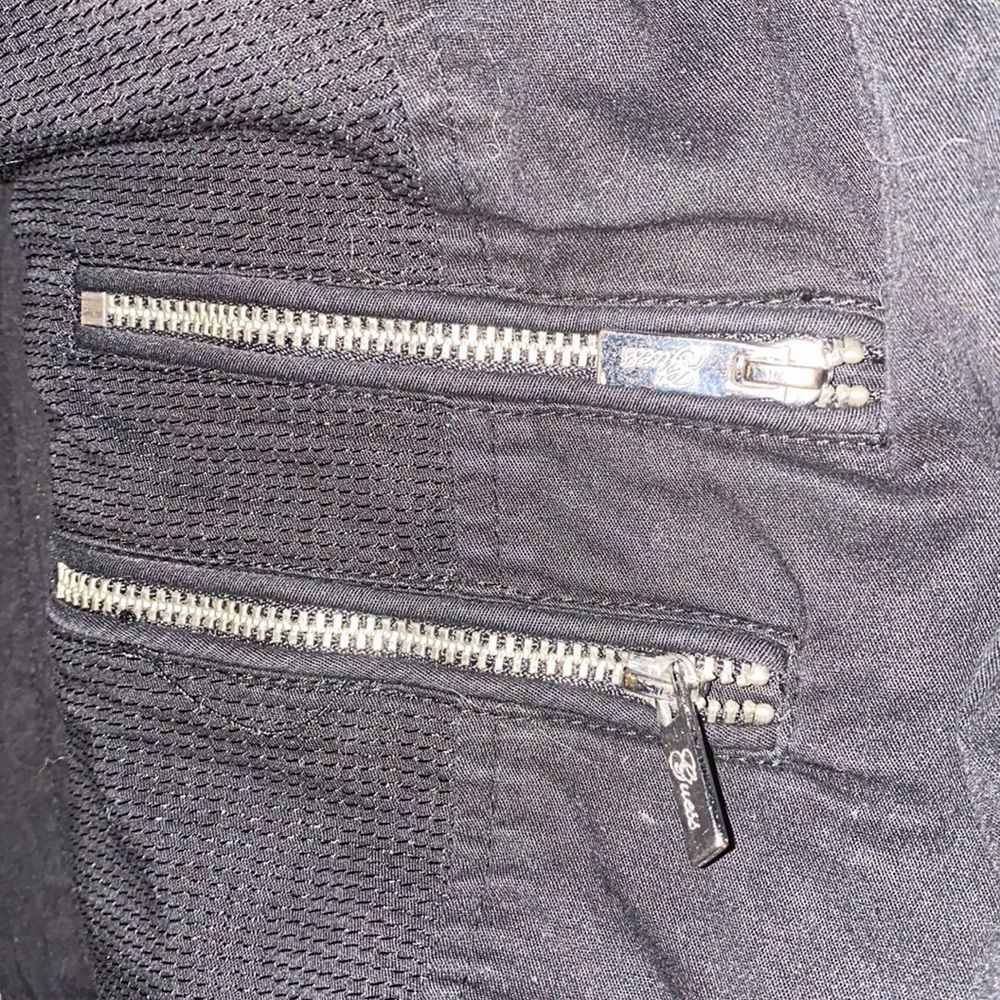 ✨ GUESS Lightweight Jacket ✨ - Picture 3 of 5